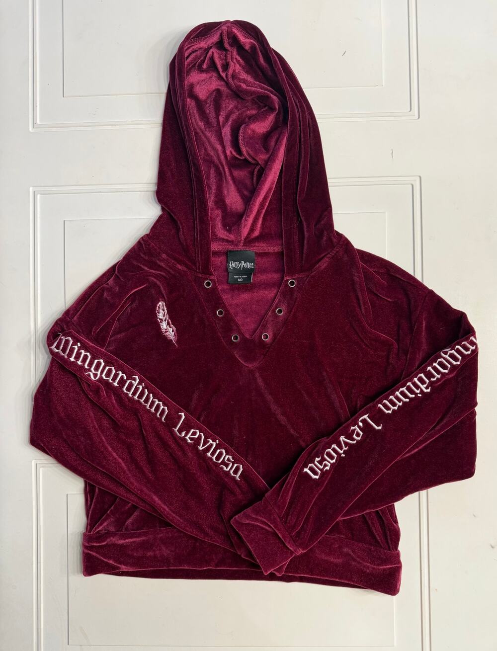 Harry Potter Womens Sz M Velvet Maroon Windardum Leviosa Feather Hoodie Sweater